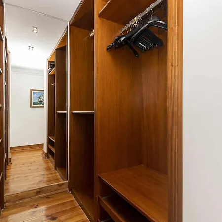 Typical Portuguese In Sao Bento Apartman