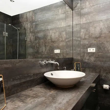 Typical Portuguese In Sao Bento Apartman *