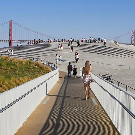 Typical Portuguese In Sao Bento Lejlighed Lisboa