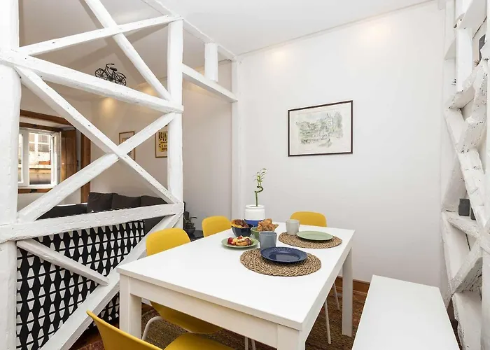 Typical Portuguese In Sao Bento Appartement