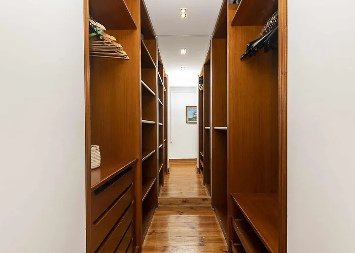 Typical Portuguese In Sao Bento Appartement *