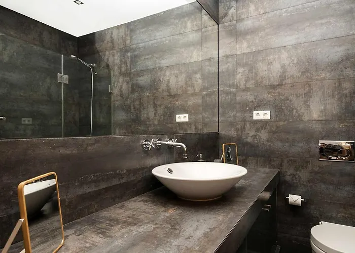 Typical Portuguese In Sao Bento Appartement *